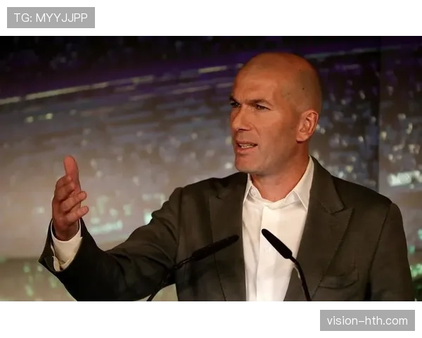 齐达内执教体系深度解析：冠军球队的成功之道如何铸就辉煌