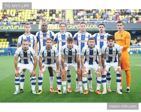 西甲绿白条纹球队新赛季前景备受瞩目，球迷热情高涨盼重返巅峰