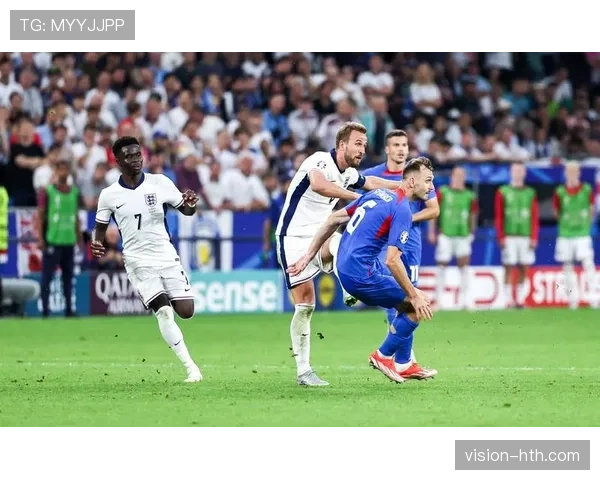 贝林厄姆与兰帕德:进球型中场的效率及战术角色对比 贝林厄姆与兰帕德:进球型中场的效率及战术角色对比